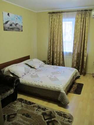 Отель Отель Vostochniy 284 Бердянск Двухместный номер Делюкс с 1 кроватью (для 2 взрослых и 1 ребенка)-17